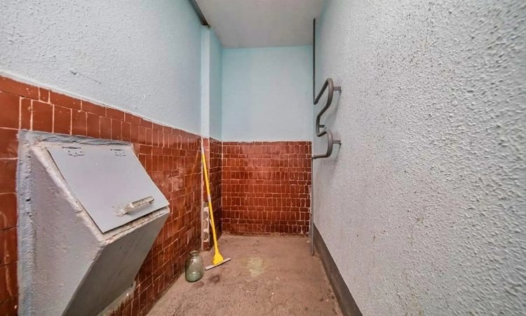 pest free rubbish chute